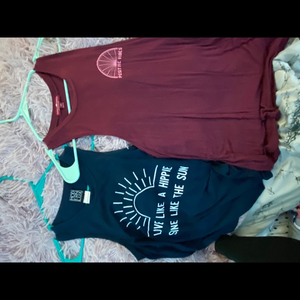 Sleeveless tops